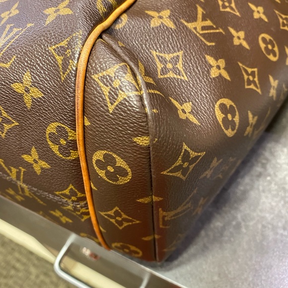 Louis Vuitton Totally MM Bag - Picture 6 of 16
